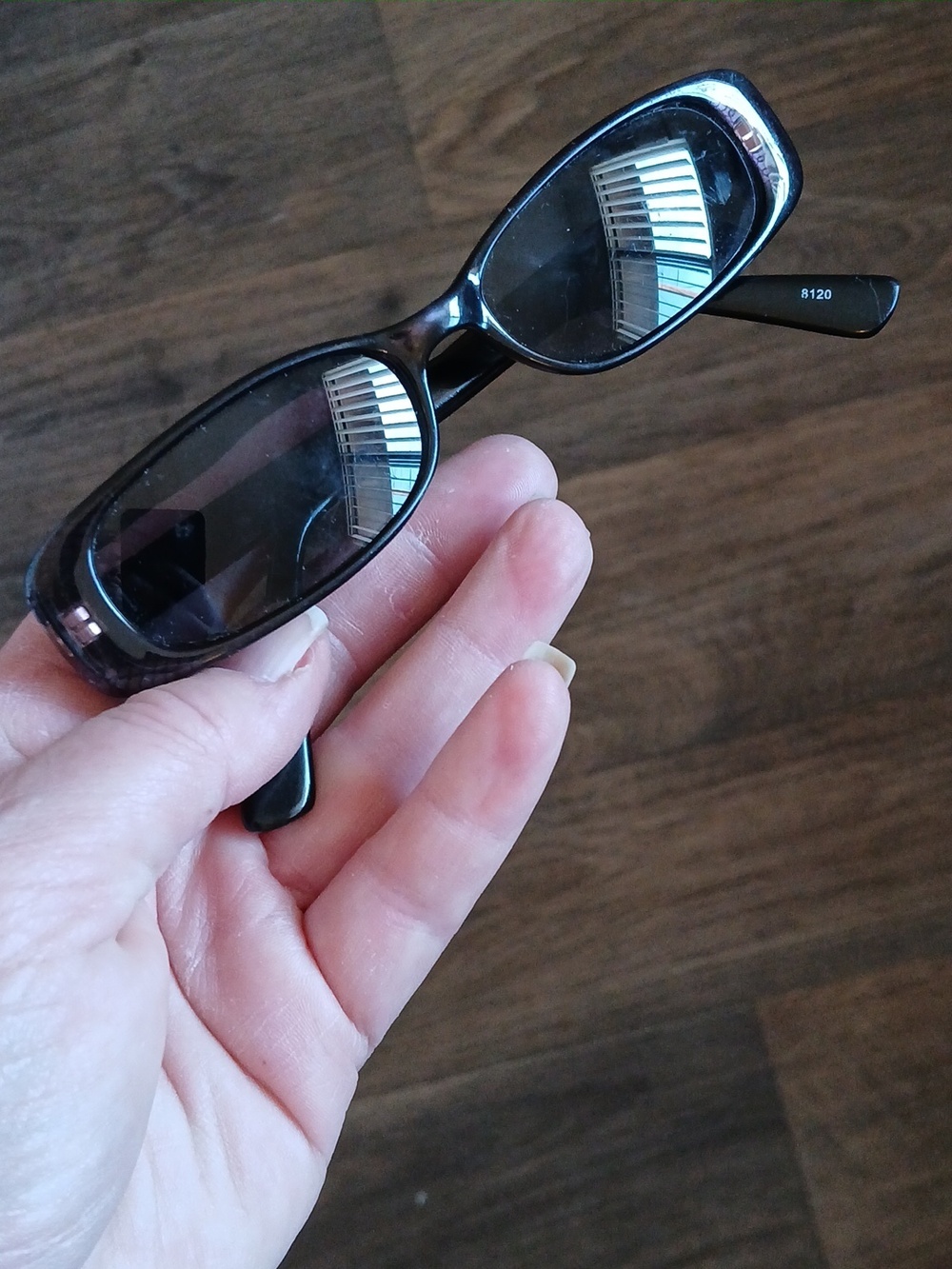 Vintage Y2K Deziner 8120 Sleek Rectangular Sunglasses.